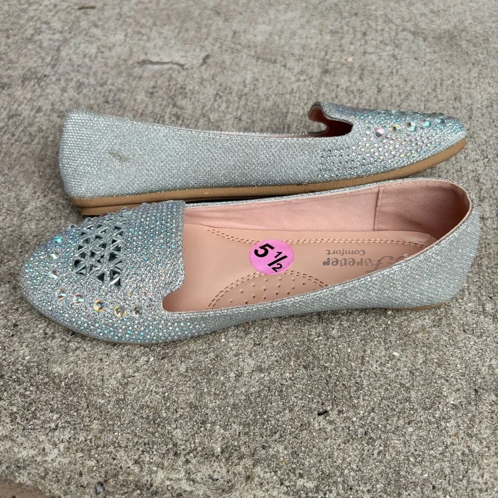 Girls size 5.5 bejeweled flat shoes